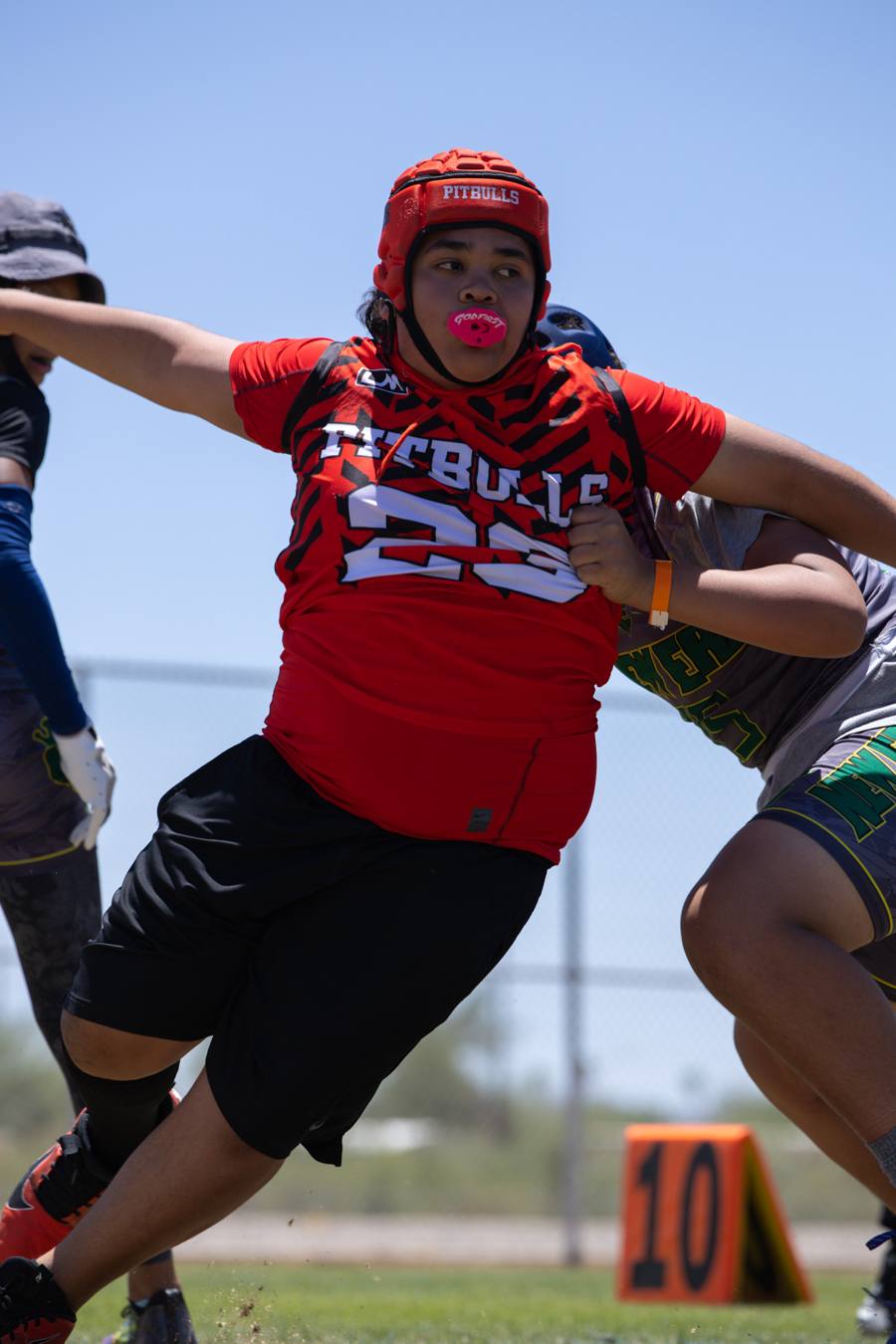 Lineman firing out of his stance
